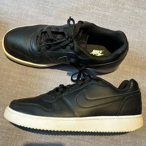 Women’s Nike sneakers